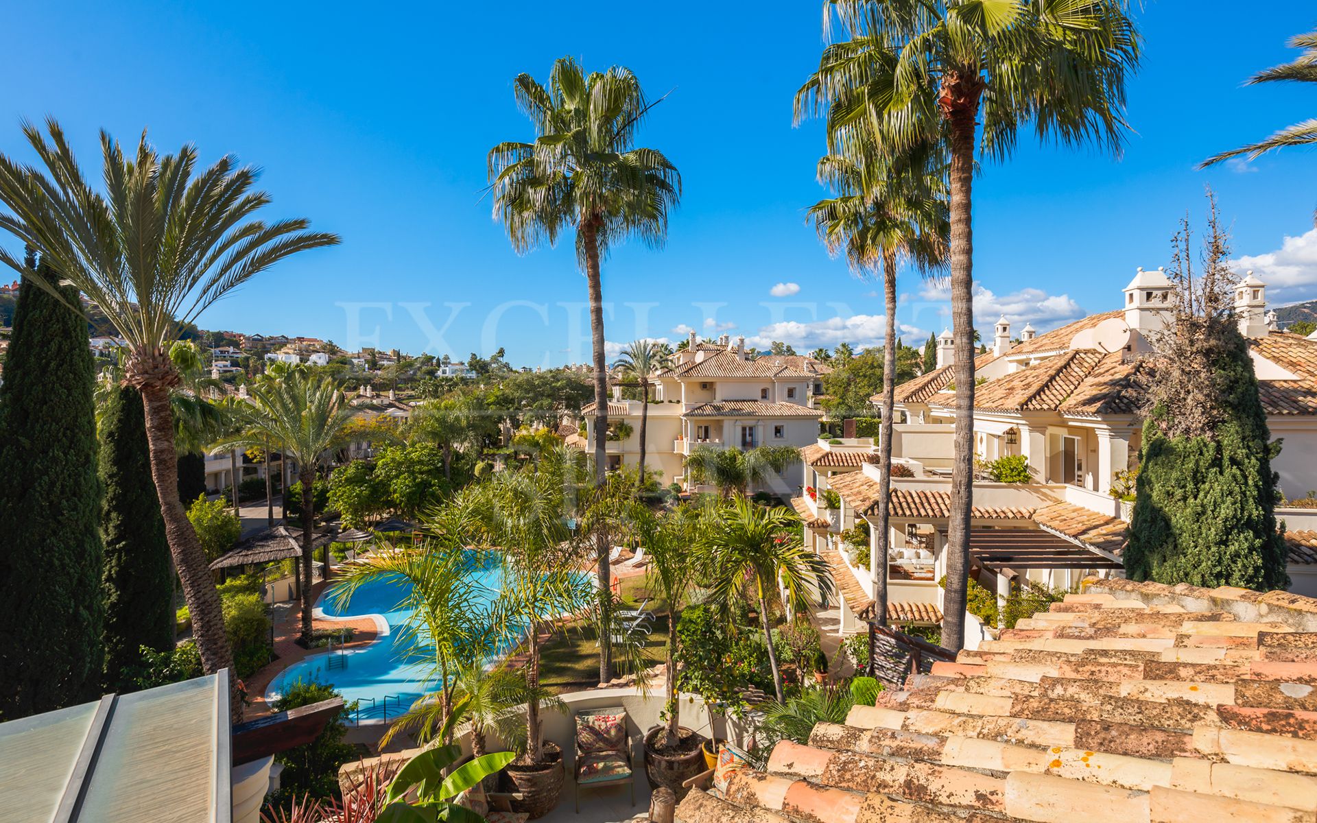 Duplex Penthouse in Las Alamandas, Nueva Andalucia