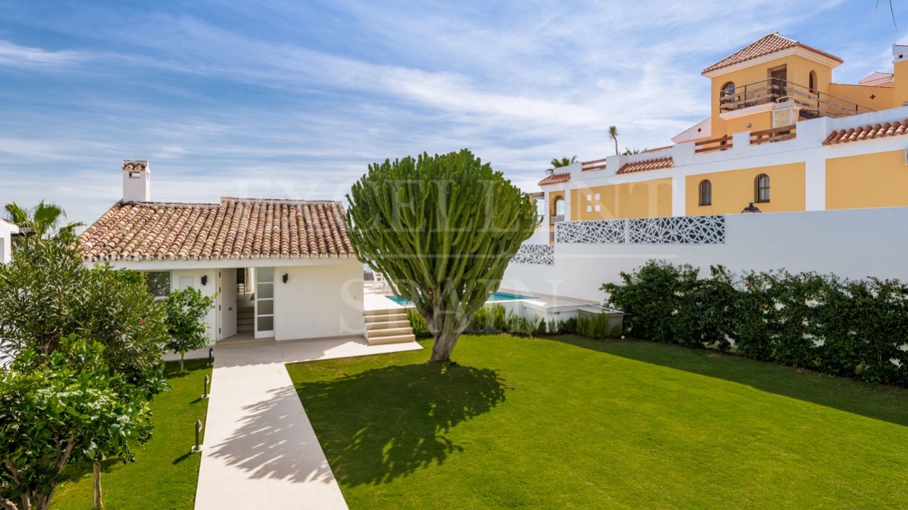 Villa in Arena Beach, Estepona