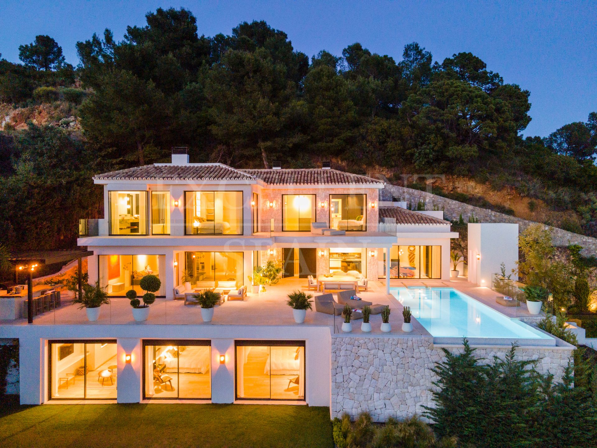 Villa in Cascada de Camojan, Marbella Goldene Meile