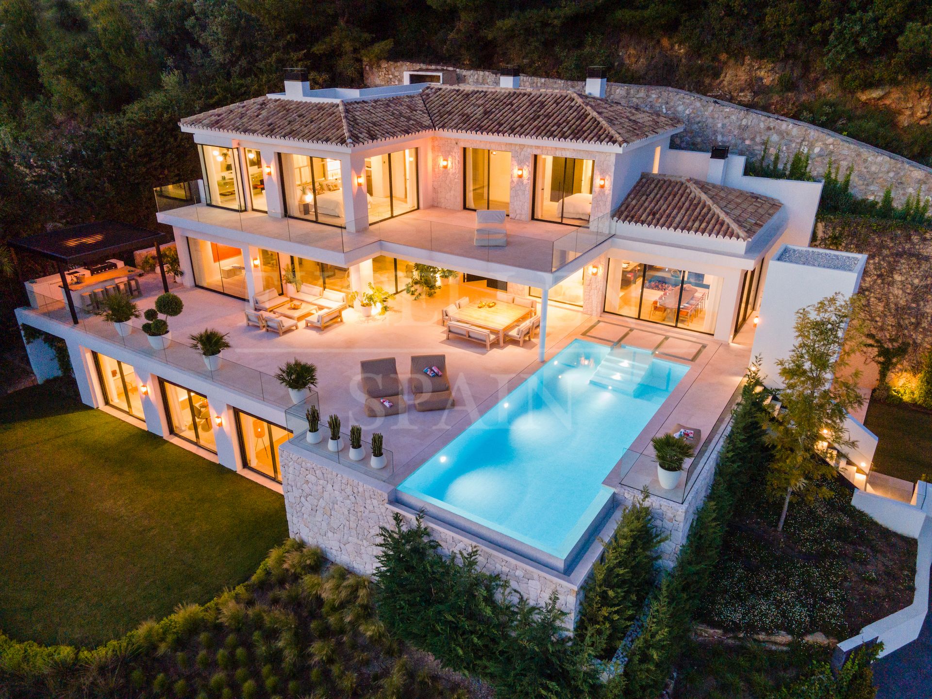 Villa in Cascada de Camojan, Marbella Goldene Meile