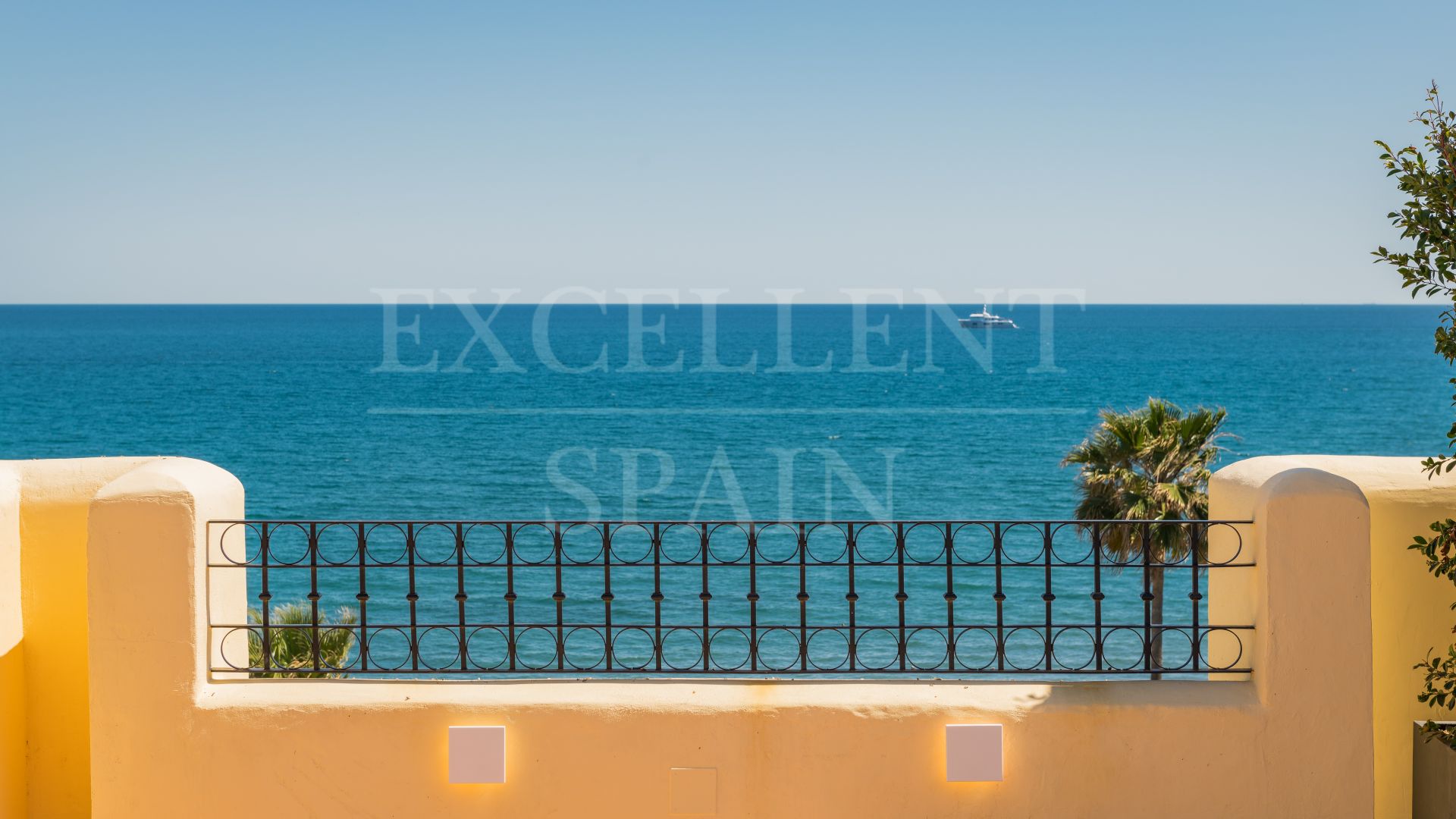 Penthouse in Bahía del Velerín, Estepona