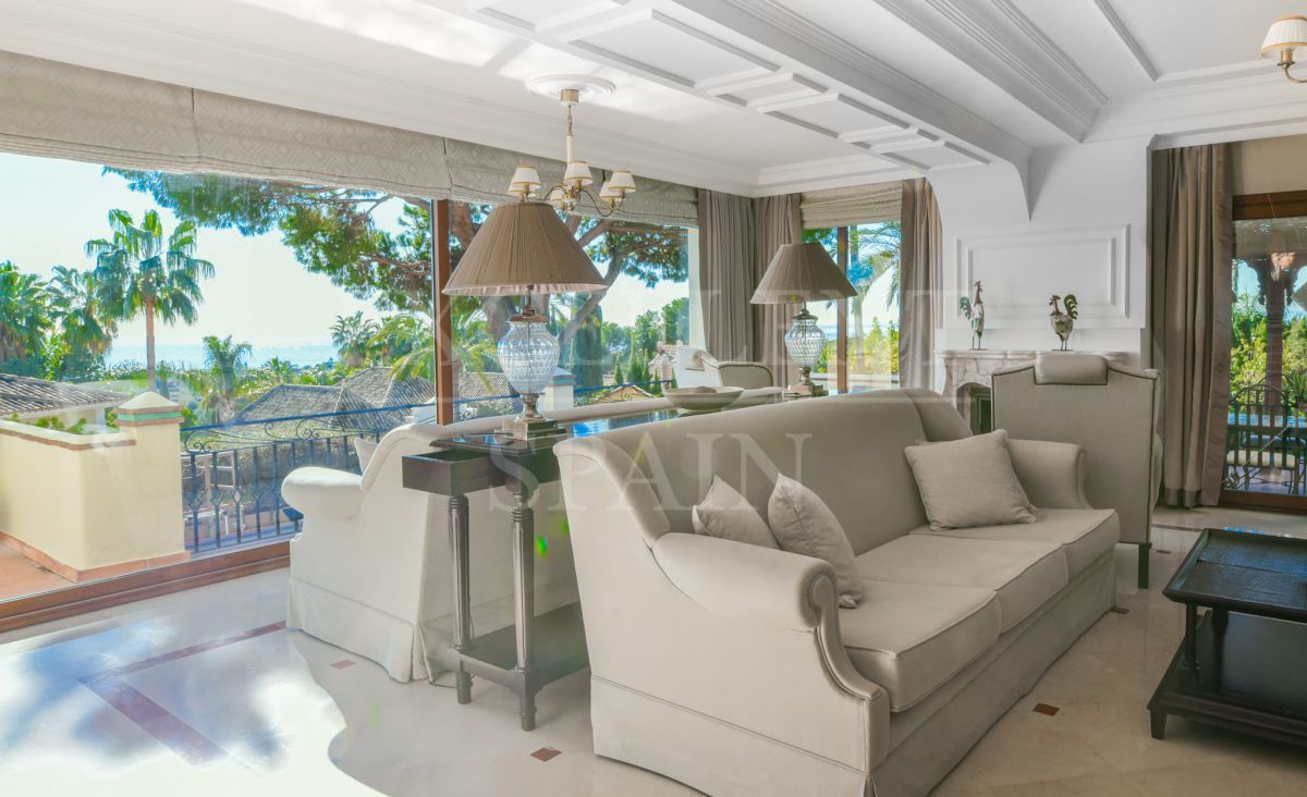 Villa in Rio Real, Marbella East