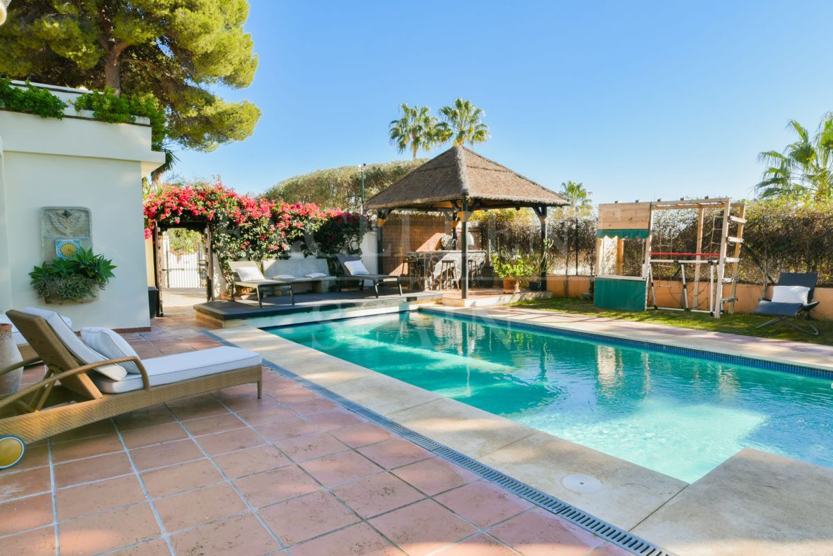 Villa in Rio Real, Marbella East