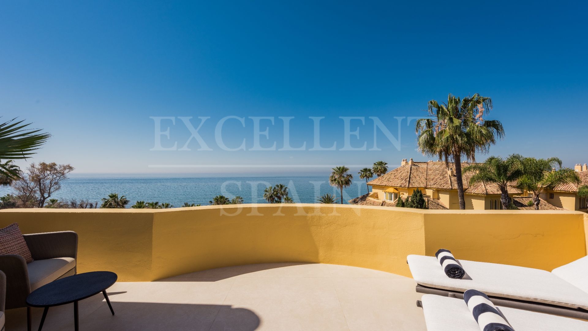 Penthouse in Rio Real, Marbella East