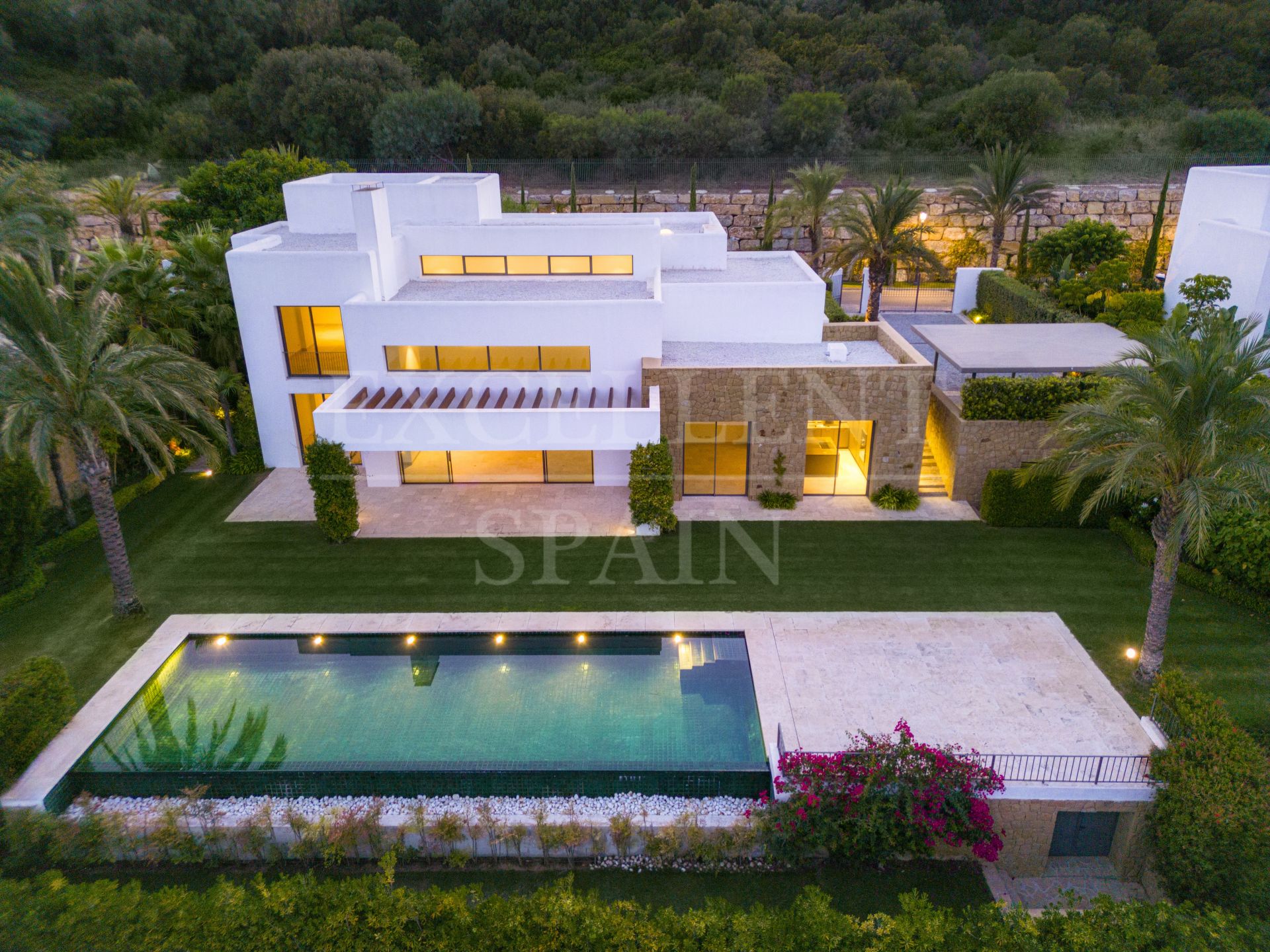 Contemporary villa for sale in Finca Cortesin, Andalucia