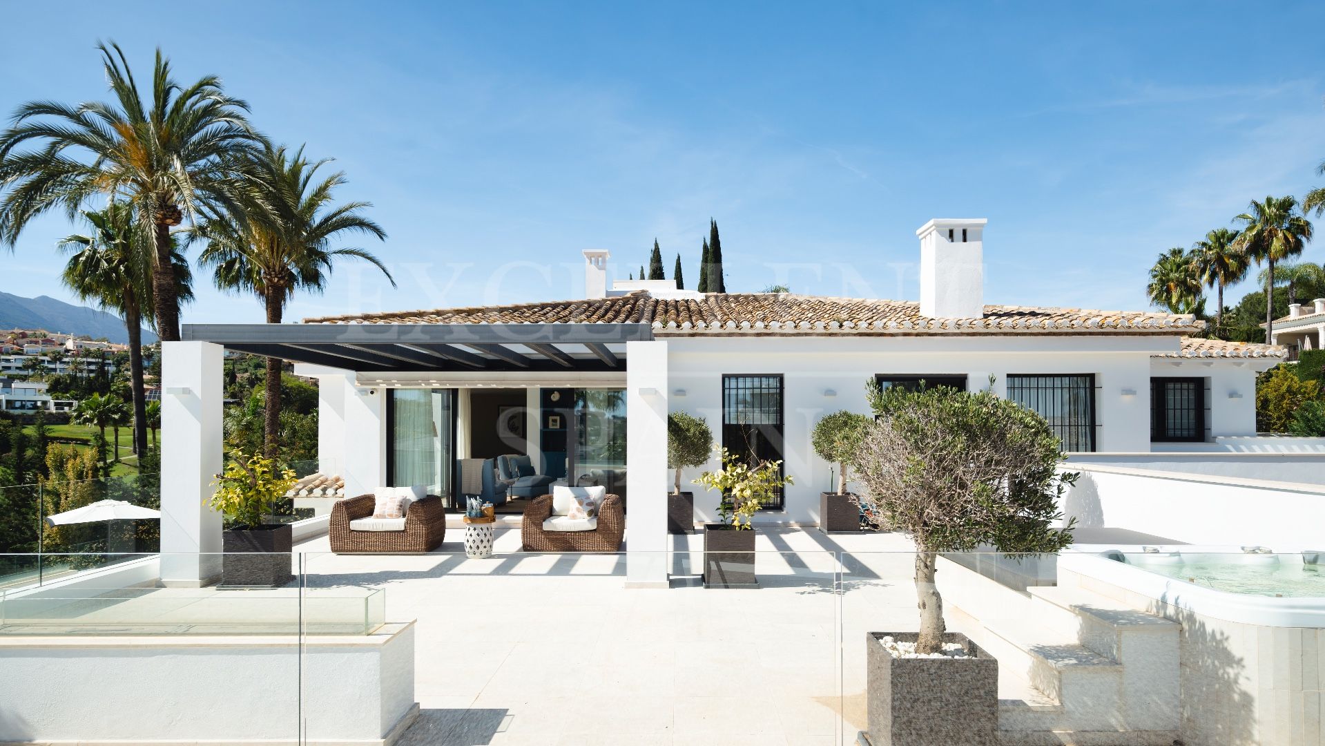 Villa in Nueva Andalucia