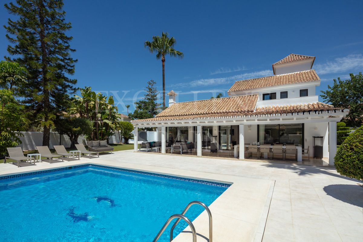 Villa in Parcelas del Golf, Nueva Andalucia