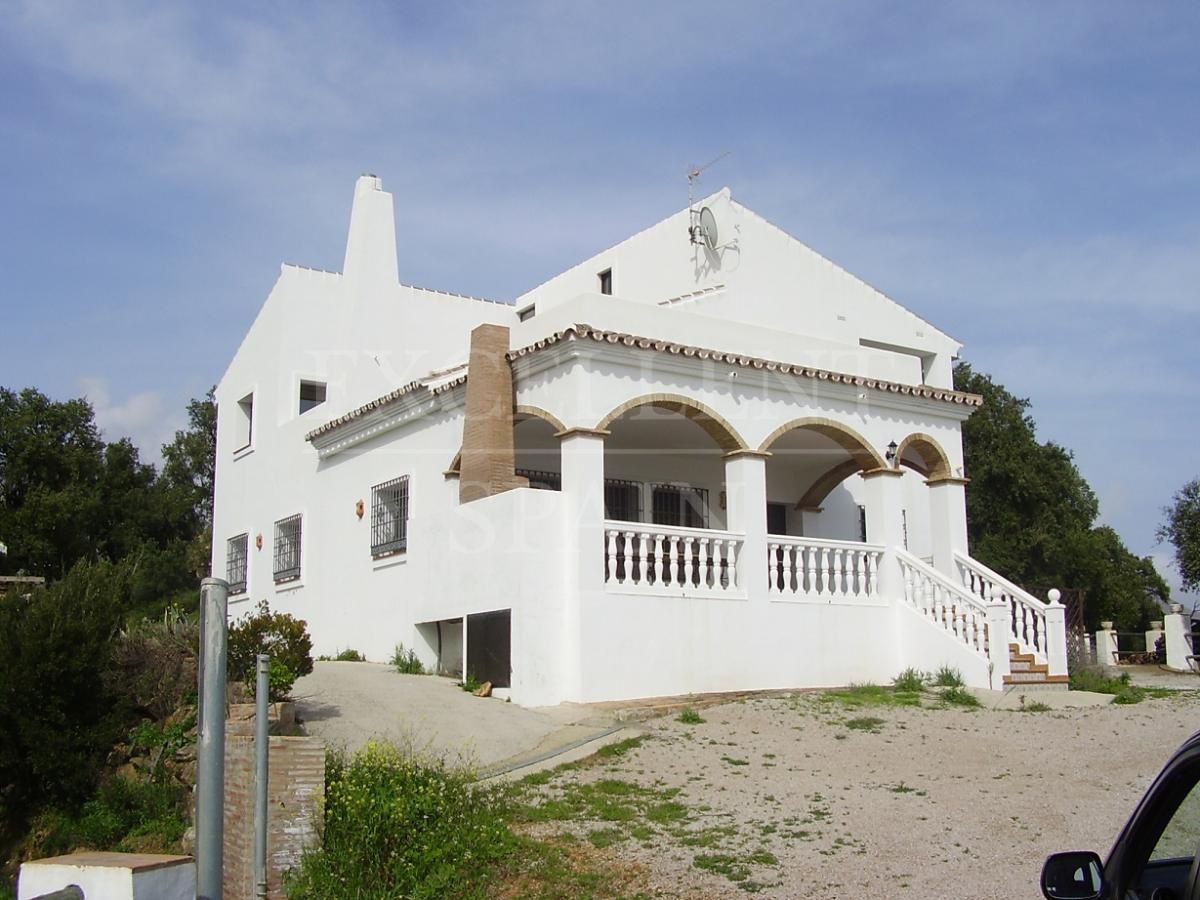 Villa in Casares