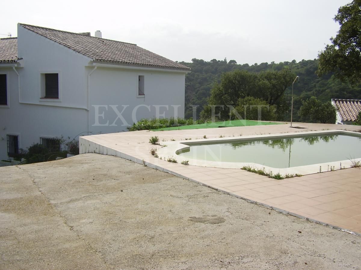 Villa in Casares