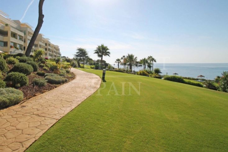 Apartment in Los Granados de Cabopino, Marbella East