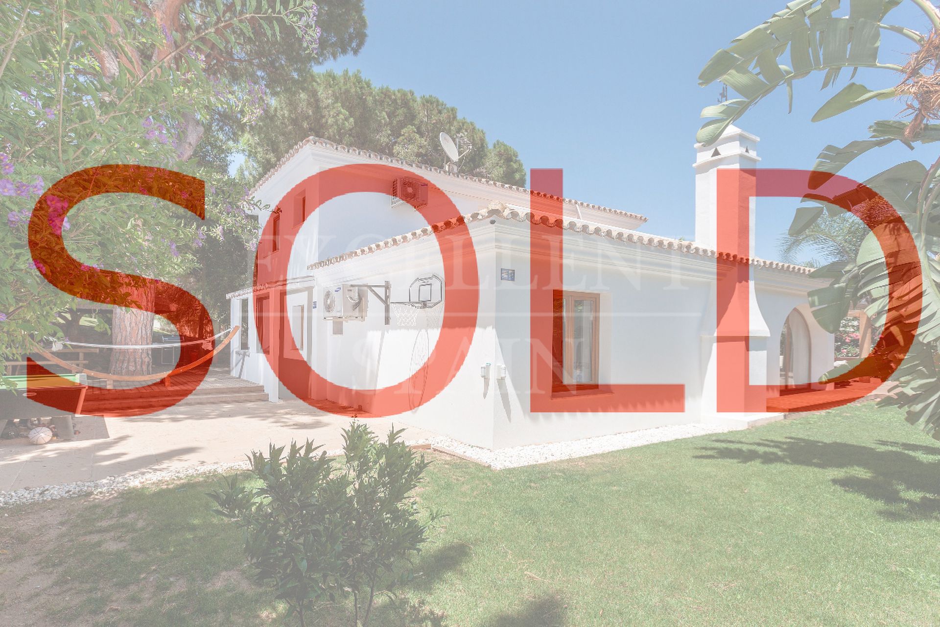 Cerrado de Elviria, Marbella este, villa moderna a la venta