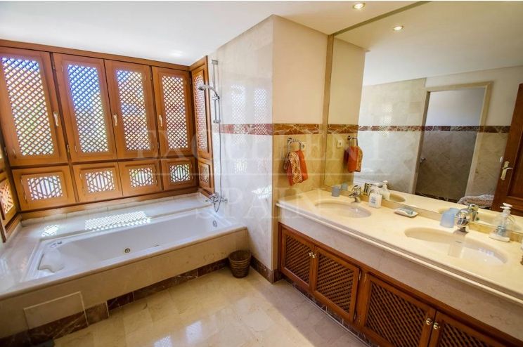 Penthouse in Cabo Bermejo, Estepona