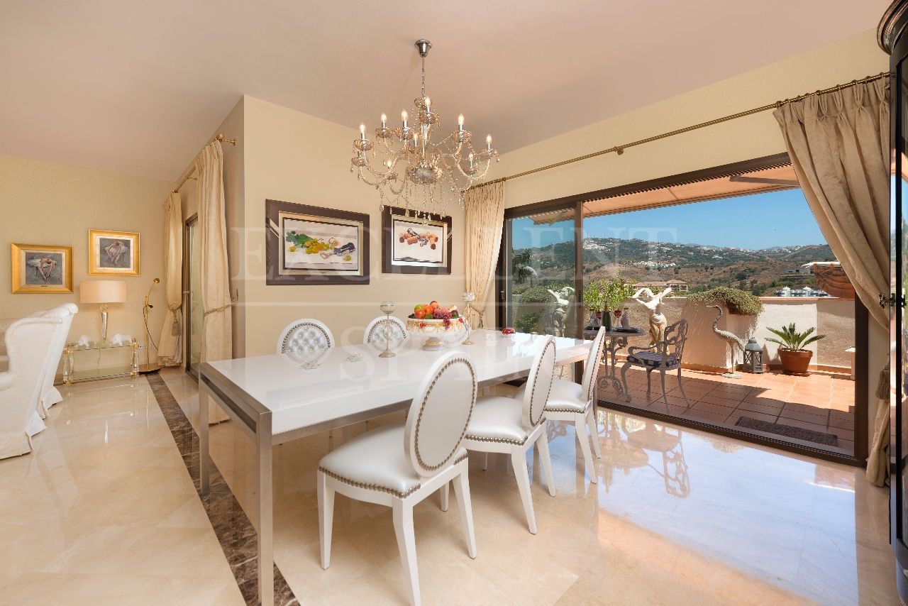 Penthouse in Rio Real, Marbella East