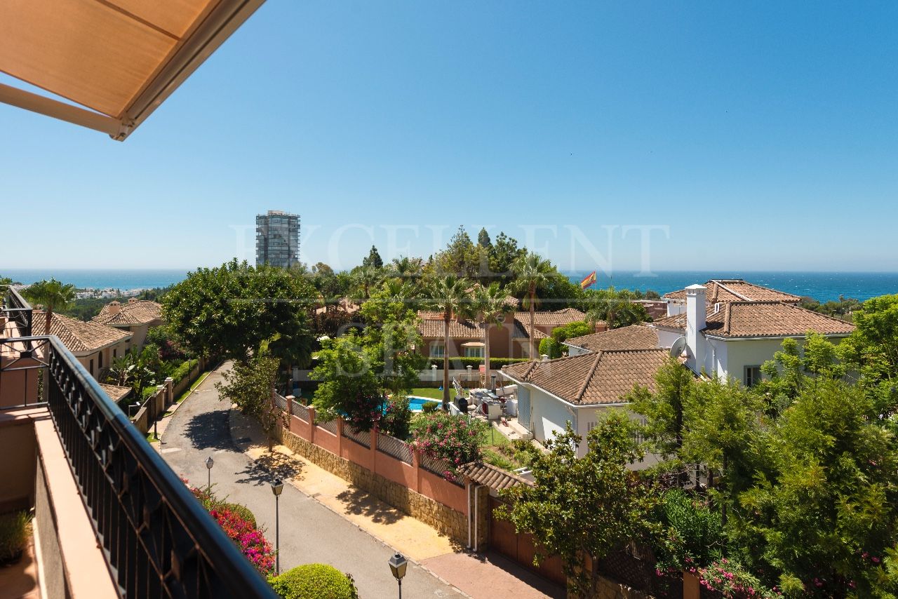 Penthouse in Rio Real, Marbella East