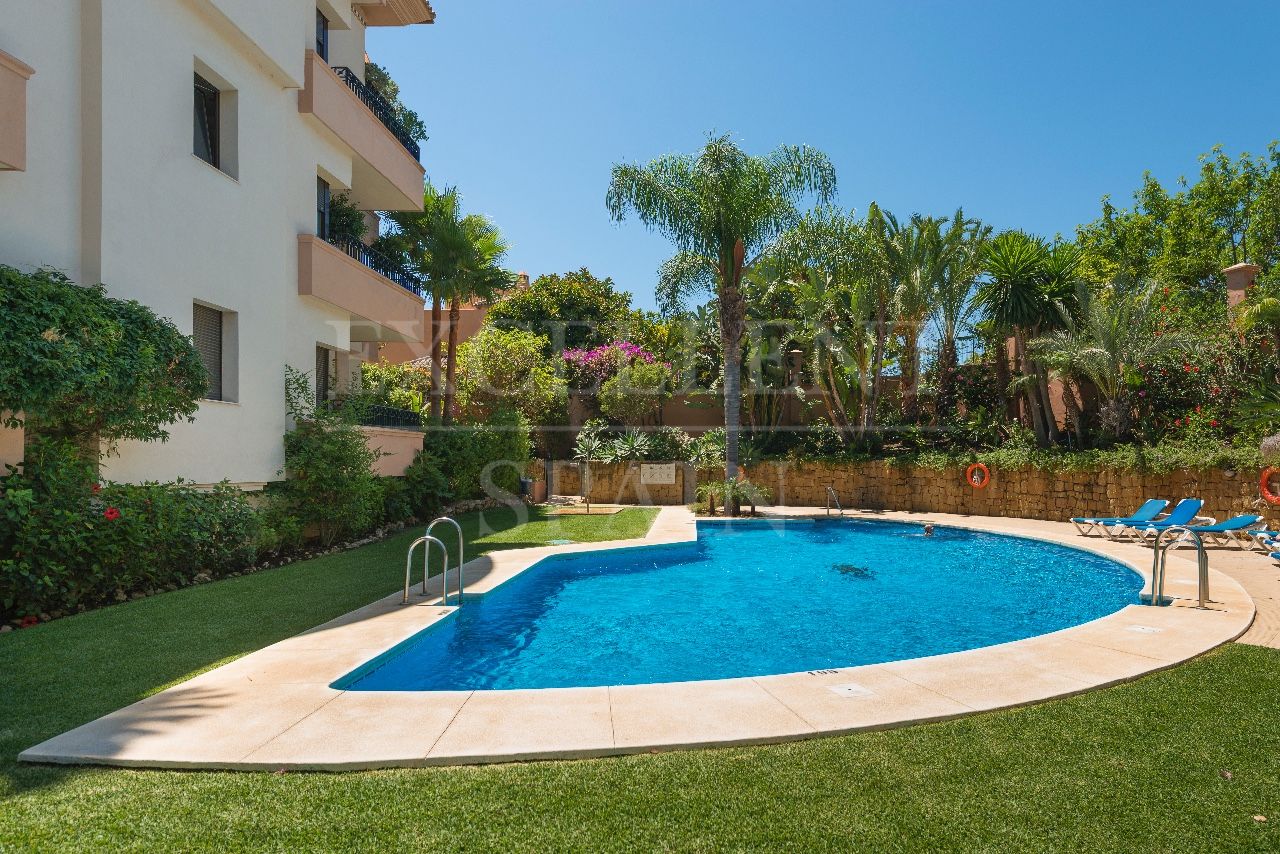 Penthouse in Rio Real, Marbella East