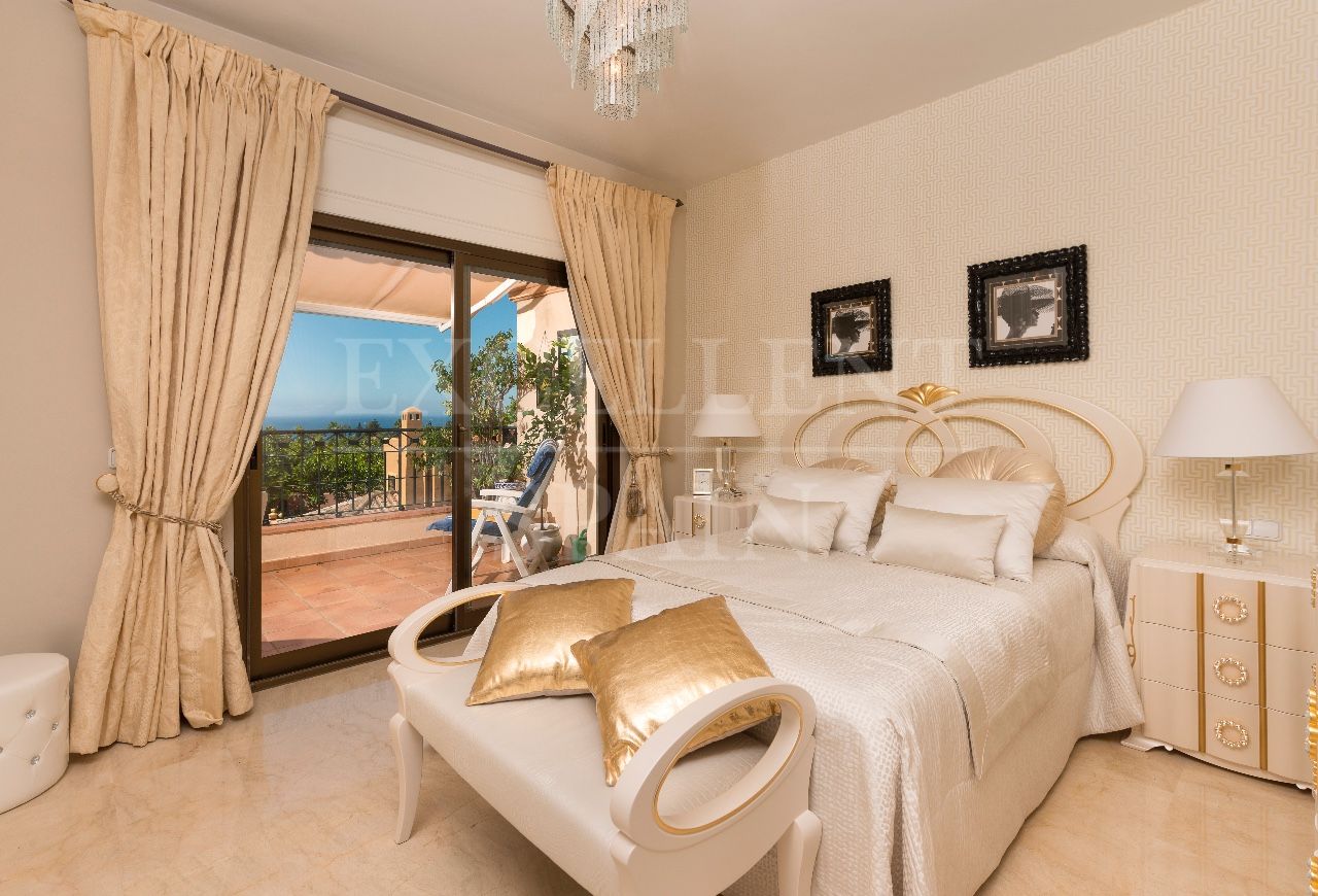 Penthouse in Rio Real, Marbella East