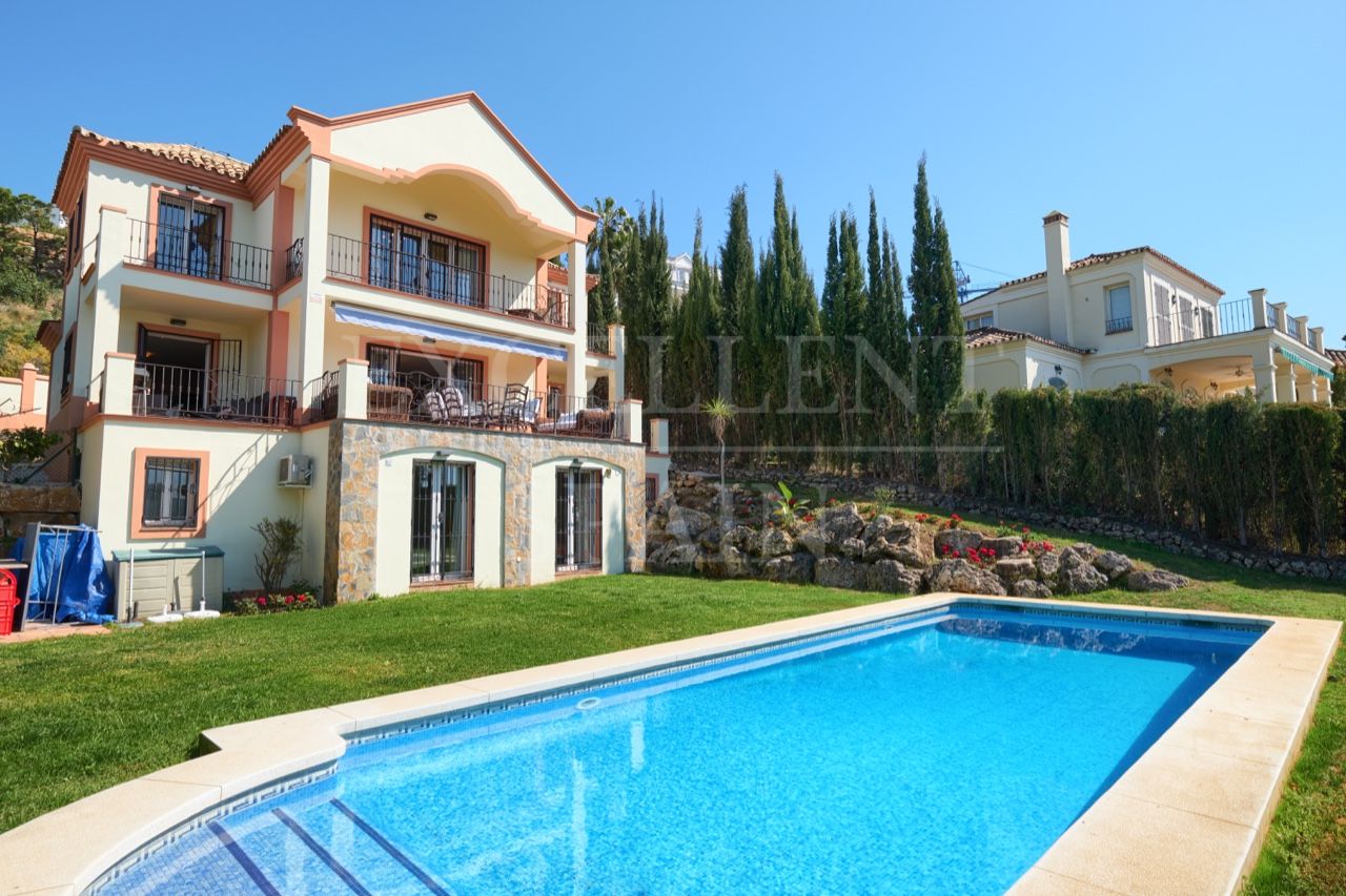 Villa in Puerto del Capitan, Benahavis