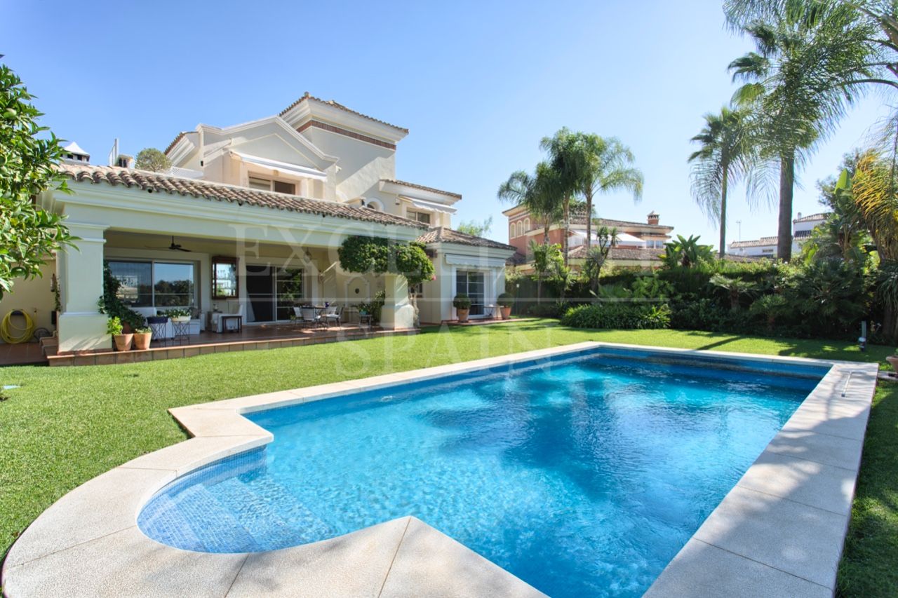 La Quinta Golf, Benahavis, villa en primera línea de golf en venta