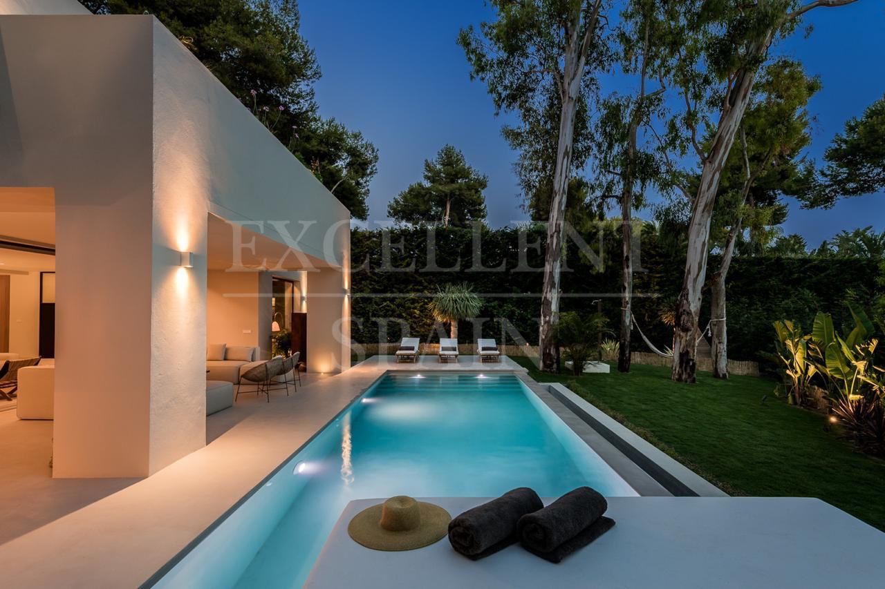 Villa in Los Monteros Playa, Marbella Oost