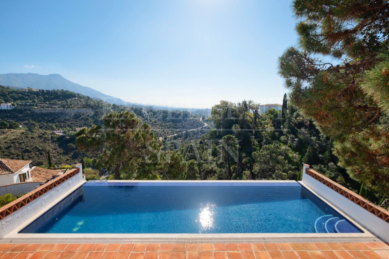 Villa in El Madroñal, Benahavis