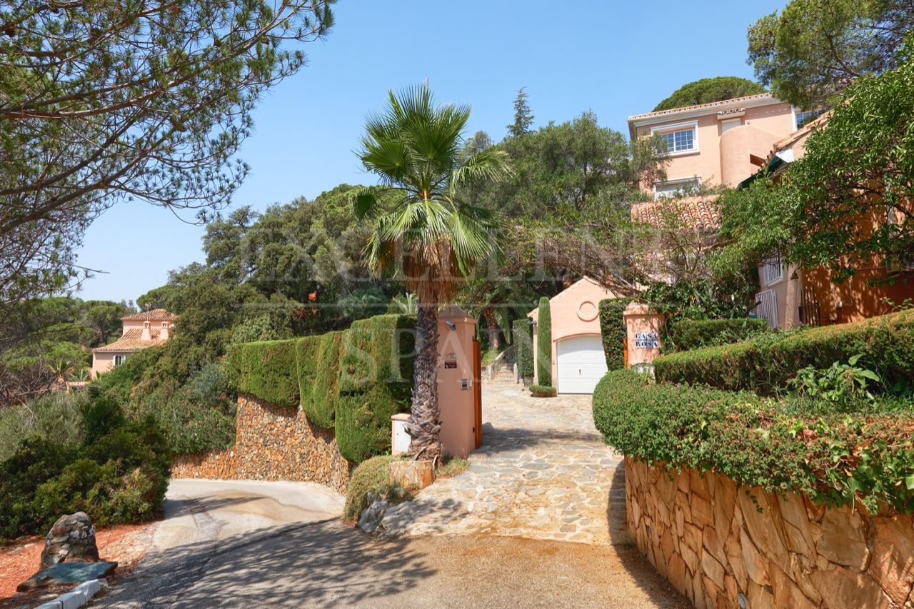 Villa in El Madroñal, Benahavis