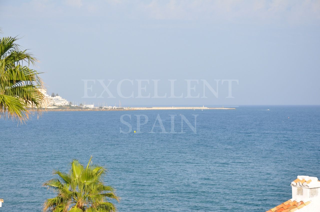 Villa in Arena Beach, Estepona