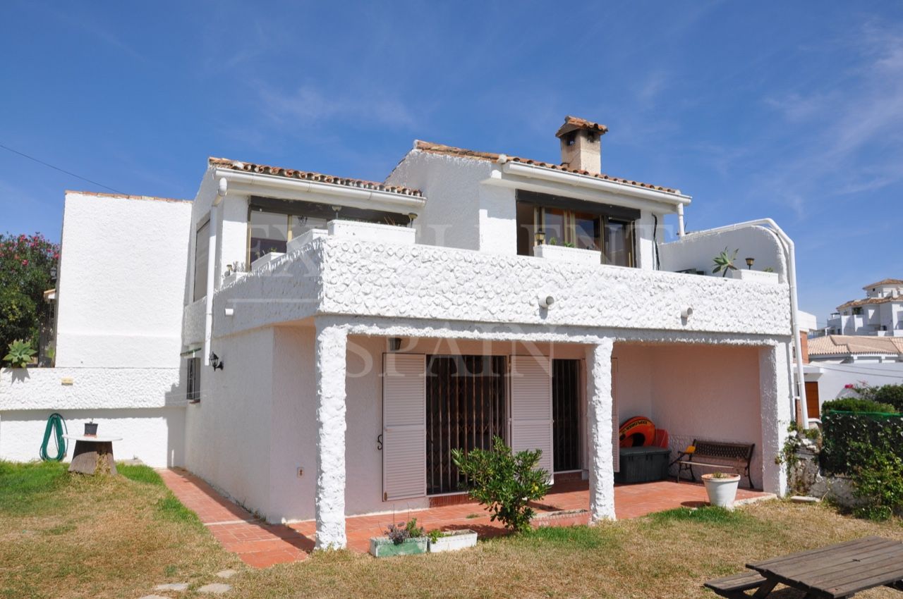 Villa in Arena Beach, Estepona