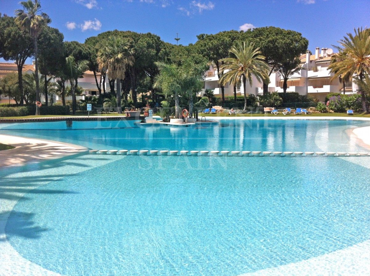 Appartement begane grond in El Presidente, Estepona