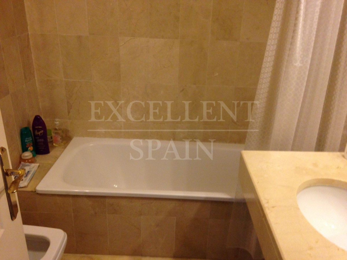 Appartement begane grond in El Presidente, Estepona