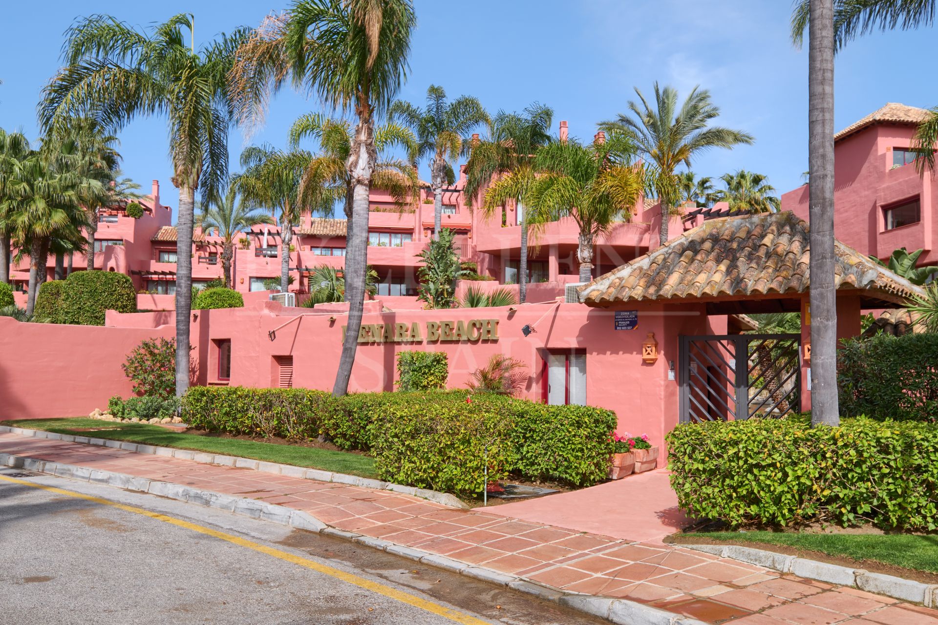 Erdgeschosswohnung in Almenara Beach, Estepona