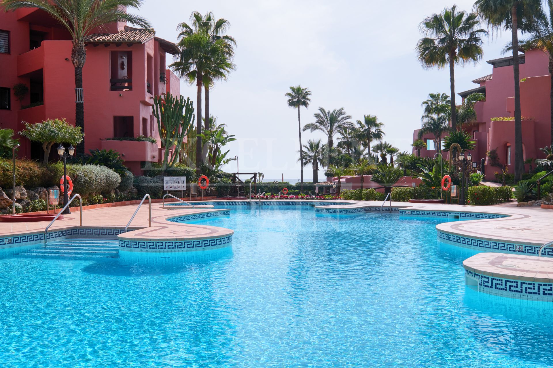 Apartamento Planta Baja en Almenara Beach, Estepona