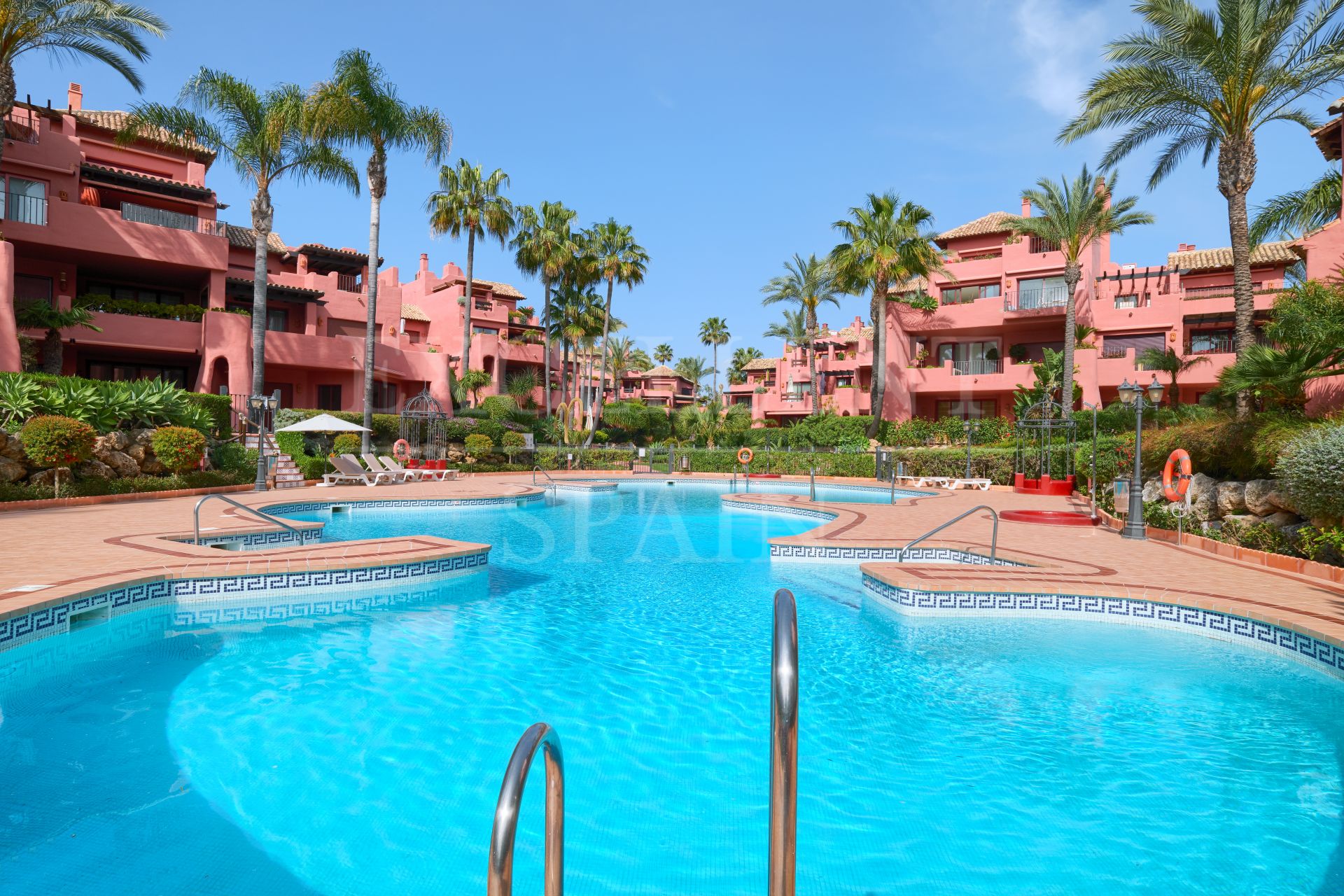 Erdgeschosswohnung in Almenara Beach, Estepona