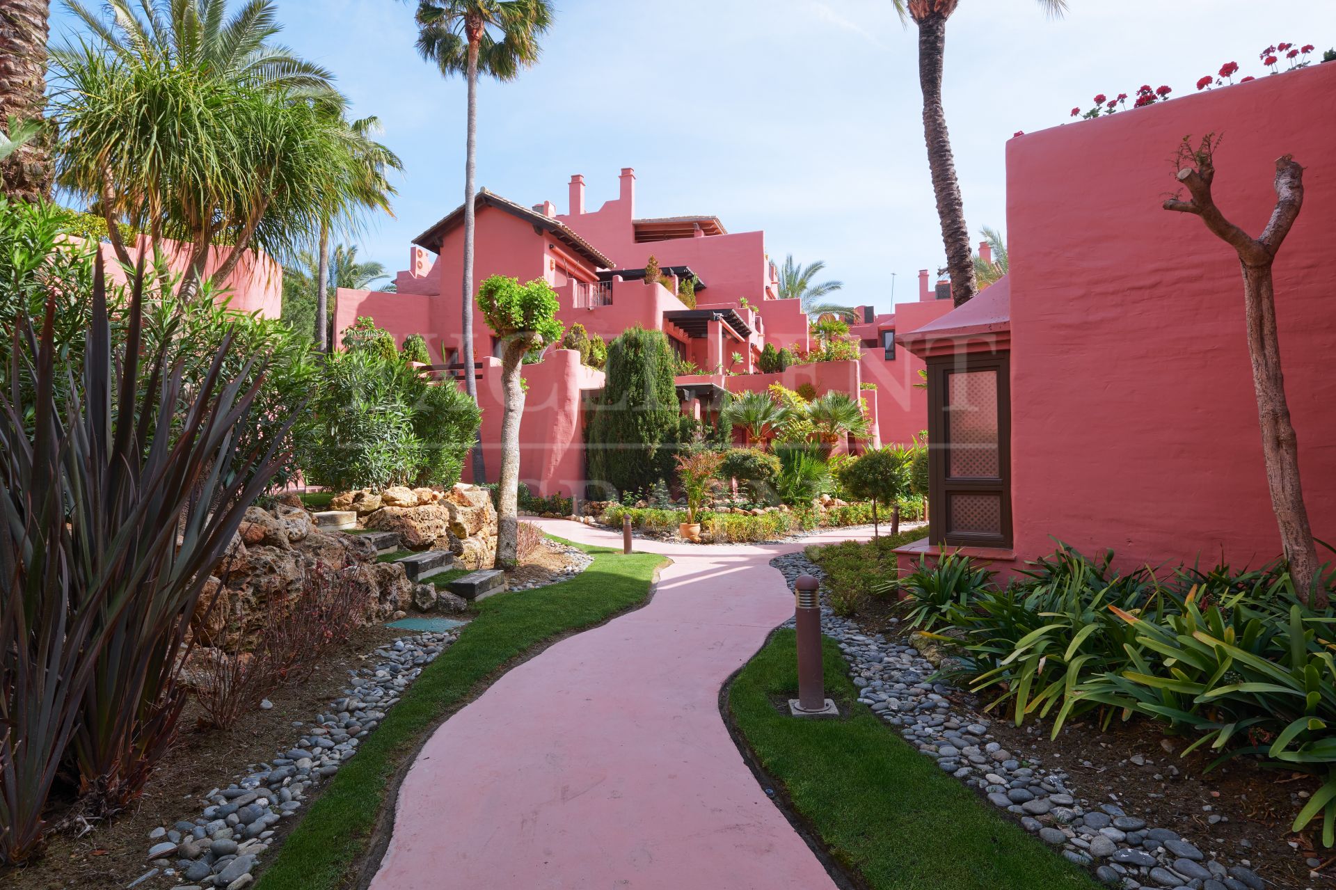 Erdgeschosswohnung in Almenara Beach, Estepona