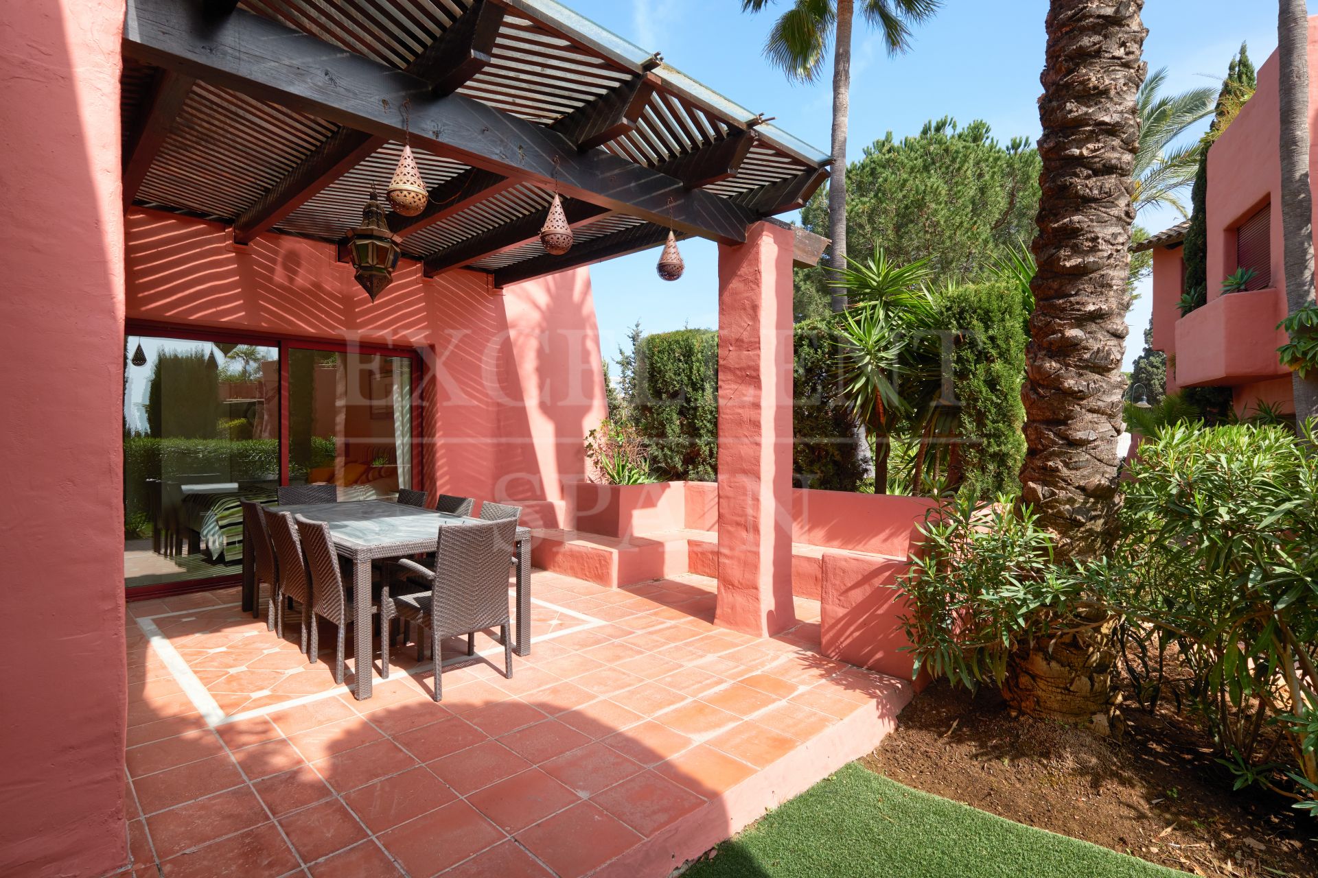 Erdgeschosswohnung in Almenara Beach, Estepona