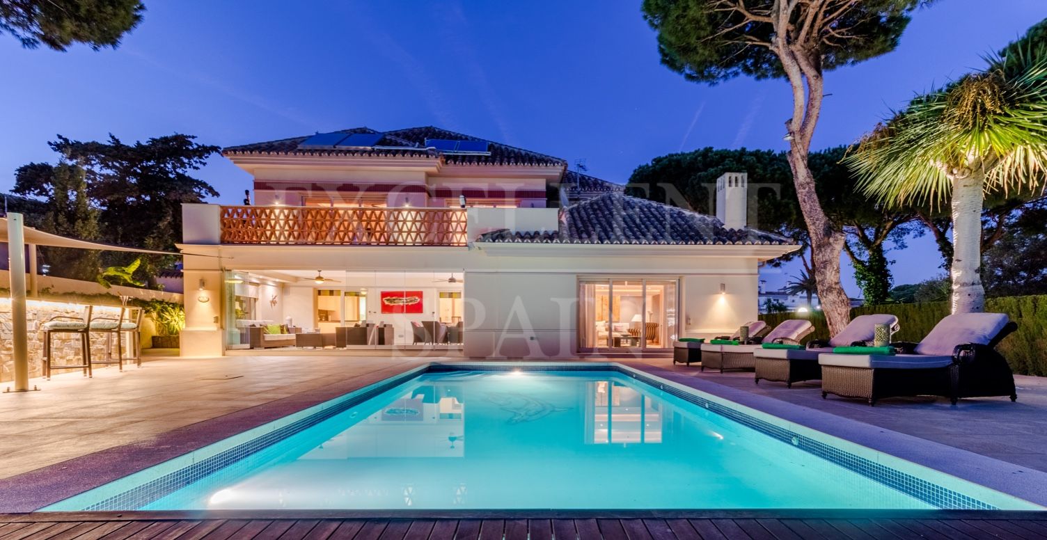 Villa in Cabopino, Marbella East