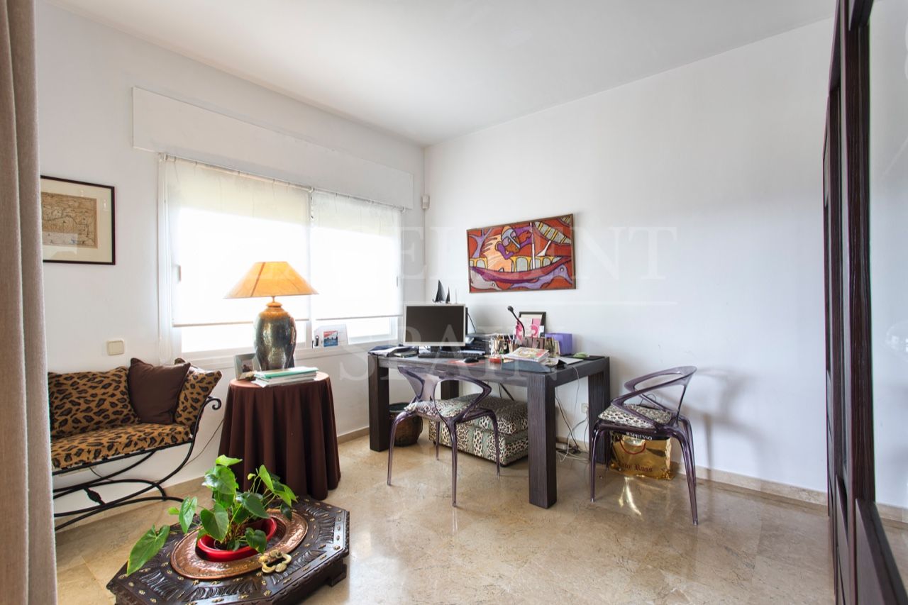 Apartment in Elviria Hills, Marbella East