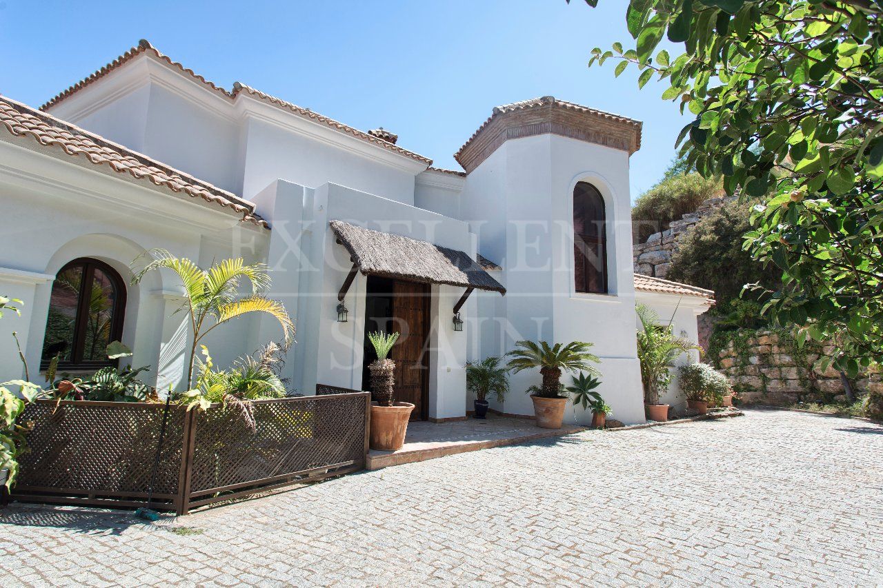 Villa in Puerto del Almendro, Benahavis