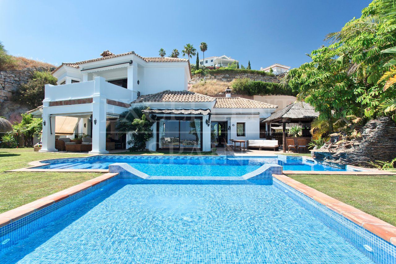 Villa in Puerto del Almendro, Benahavis