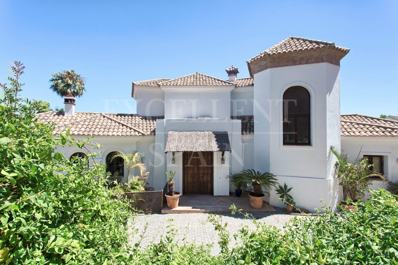 Villa in Puerto del Almendro, Benahavis