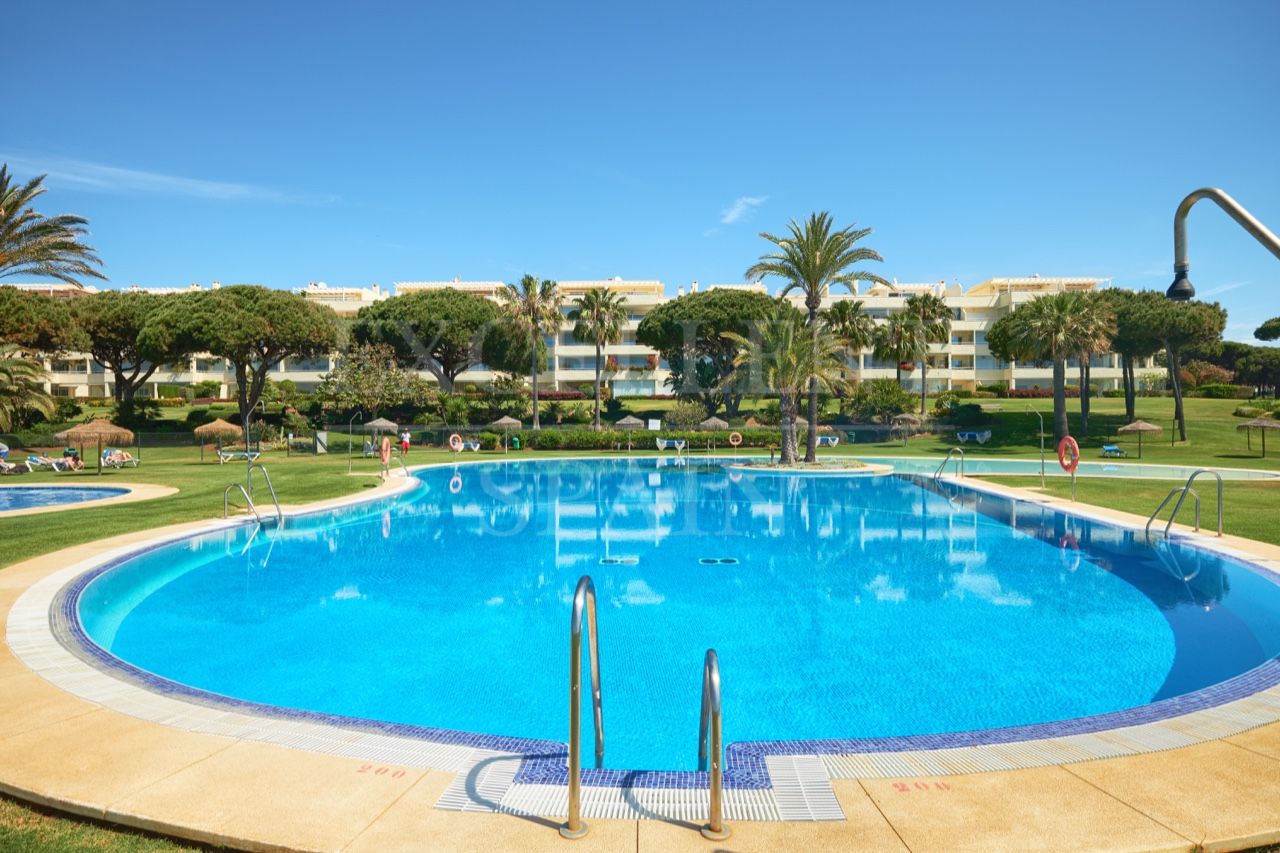 Apartamento en Los Granados de Cabopino, Marbella Este