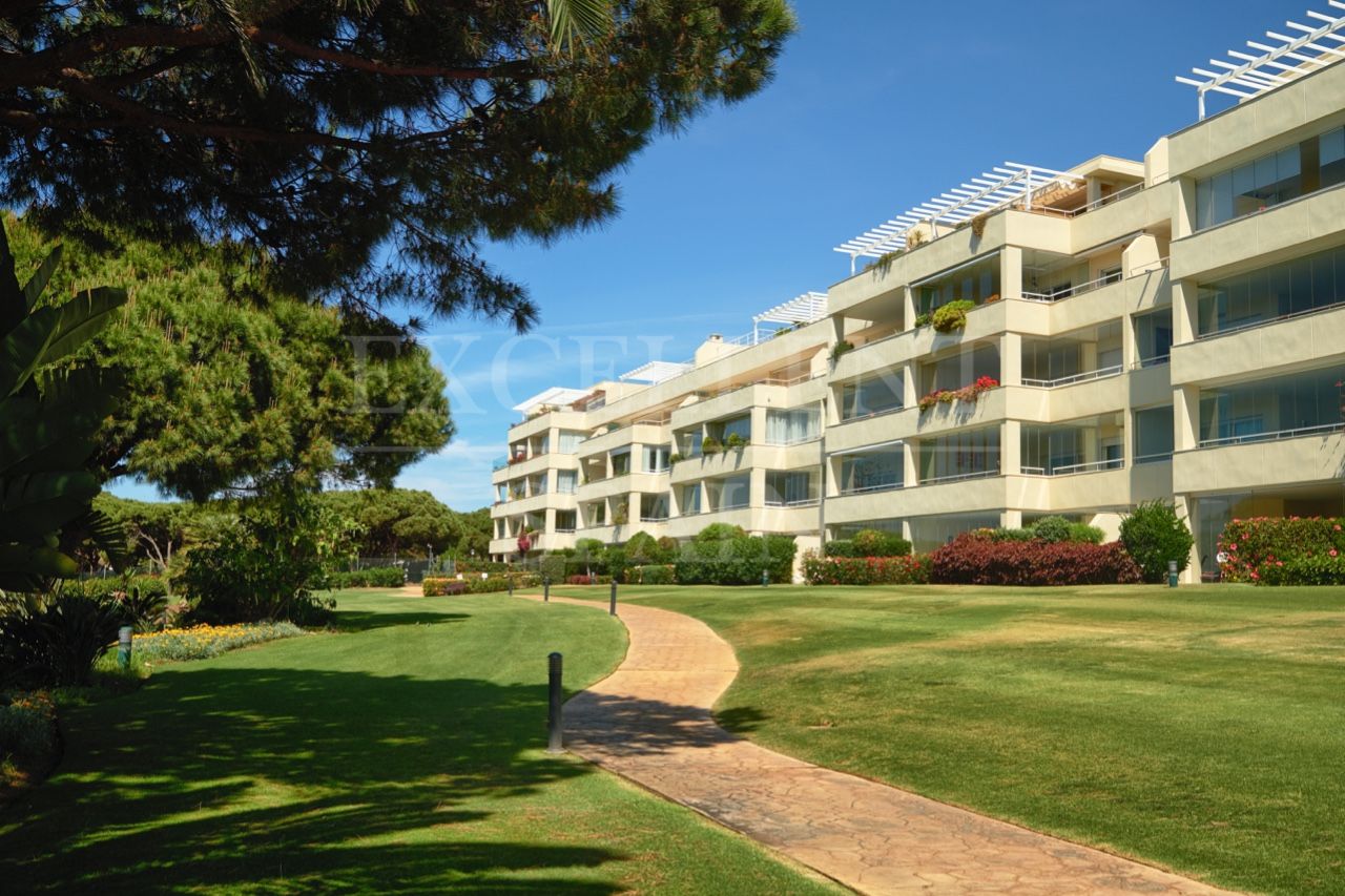 Apartamento en Los Granados de Cabopino, Marbella Este
