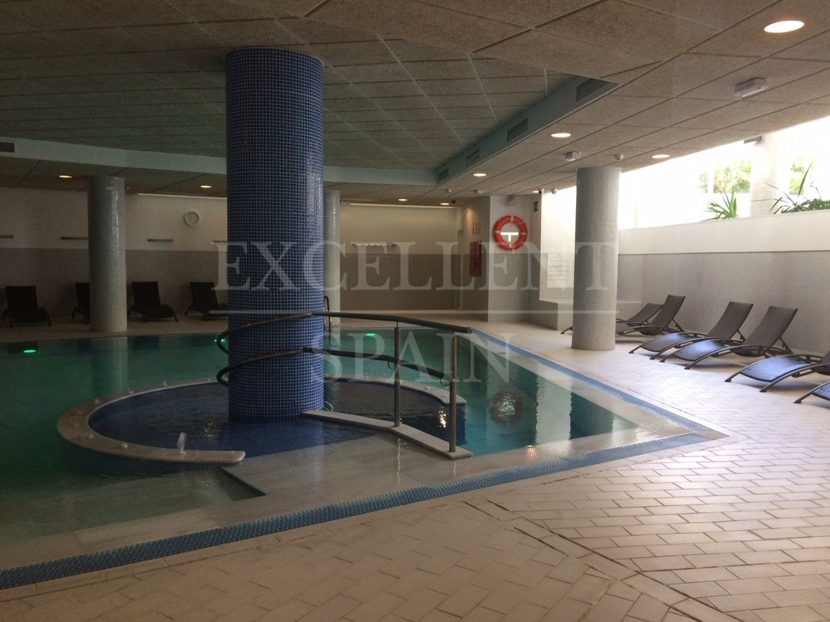 Appartement begane grond in Bahia de la Plata, Estepona