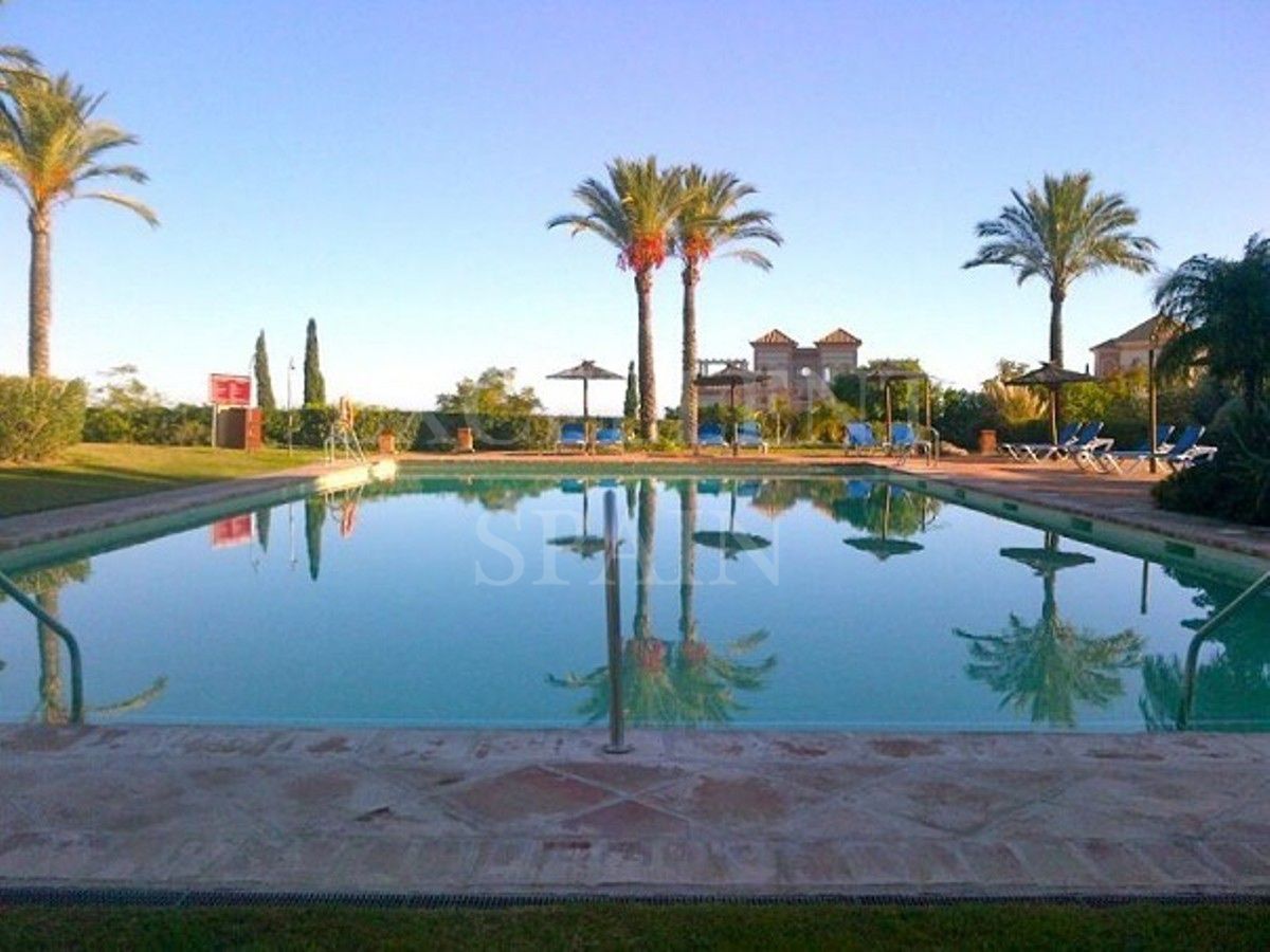 Apartment in Four Seasons, Benahavis