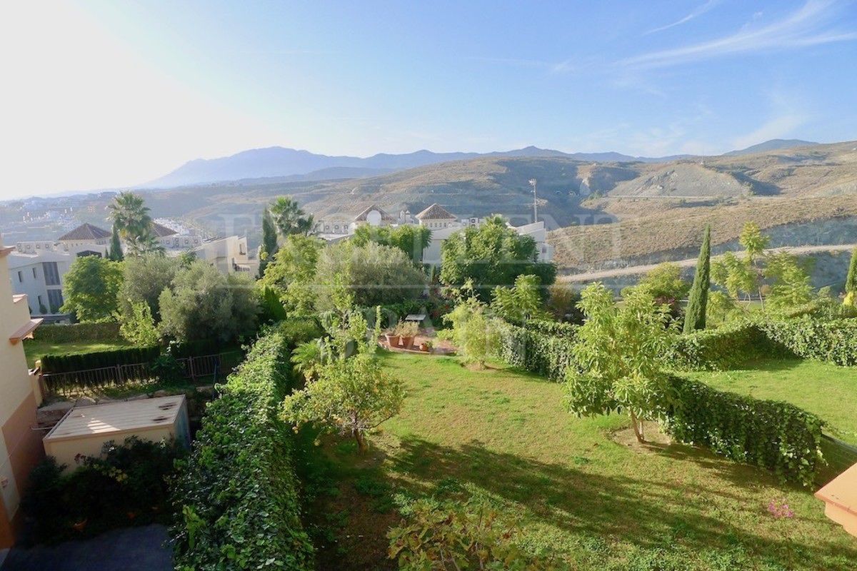 Apartment in Four Seasons, Benahavis