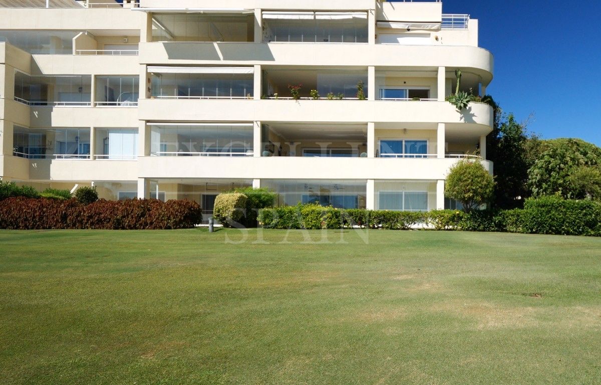 Apartment in Los Granados de Cabopino, Marbella East