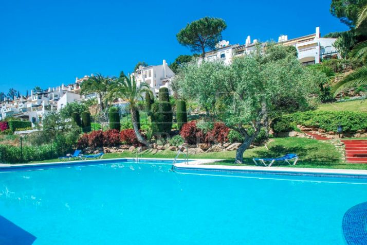 Apartment in Puerto del Almendro, Benahavis