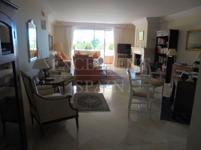 Apartment in Albatross Hill, Nueva Andalucia