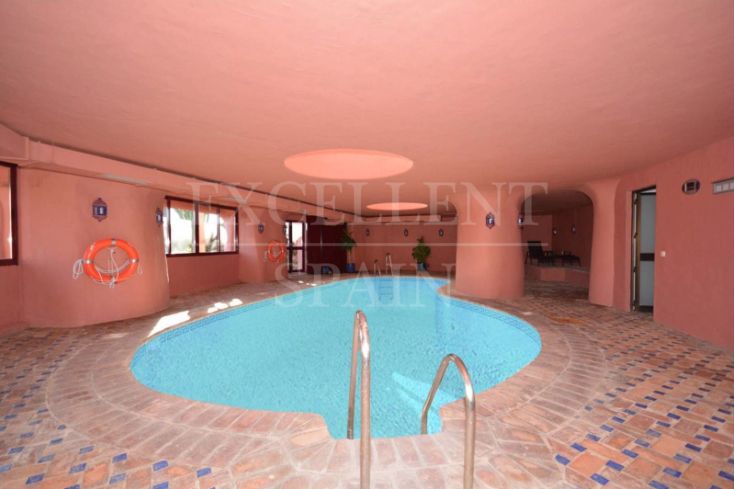 Appartement begane grond in Menara Beach, Estepona