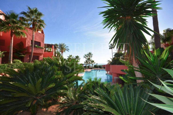 Erdgeschosswohnung in Menara Beach, Estepona