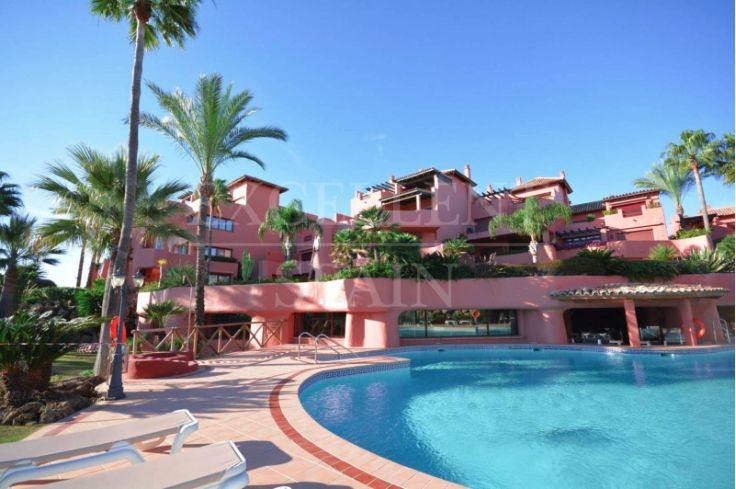 Appartement begane grond in Menara Beach, Estepona